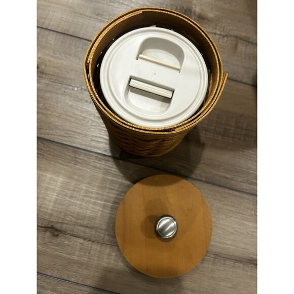 Longaberger Small Canister Basket with Lid and Clear Insert - Like New! - Picture 3 of 6